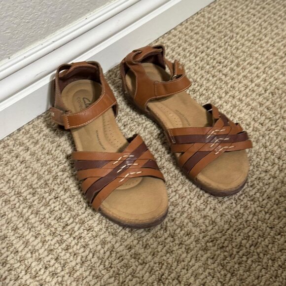Clarks Collection brown strappy sandal Shoes with memory foam - Picture 1 of 5